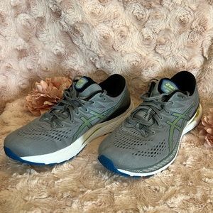 ASICS men’s running shoes gel kayano size 9